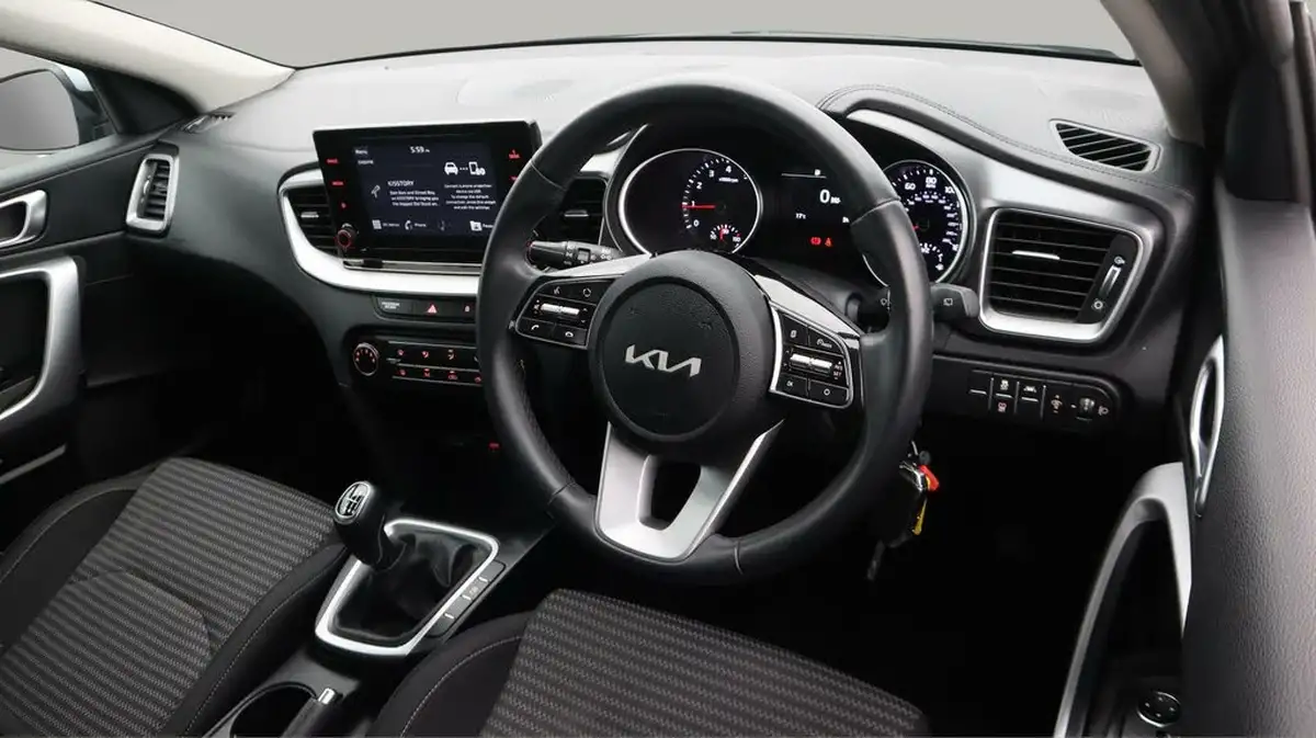 2022-kia-xceed-10-t-gdi-2-big-9