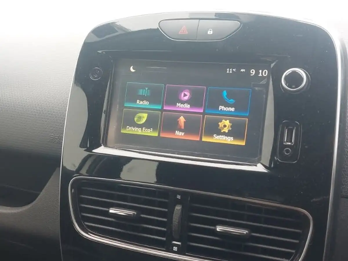 2017-renault-clio-12-dynamique-nav-big-17