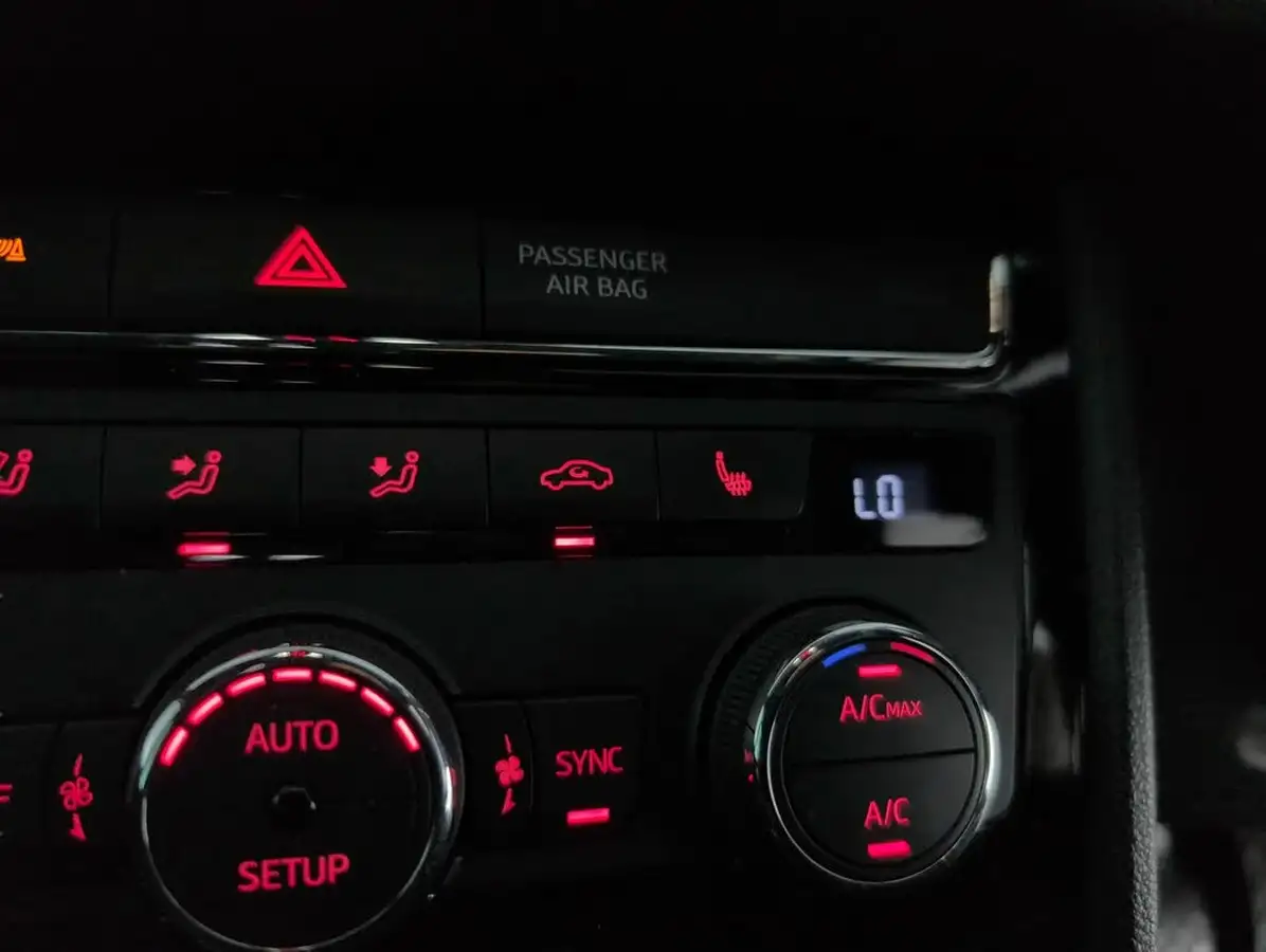2019-seat-leon-15-tsi-evo-fr-black-edition-150ps-hatchback-dsg-big-26