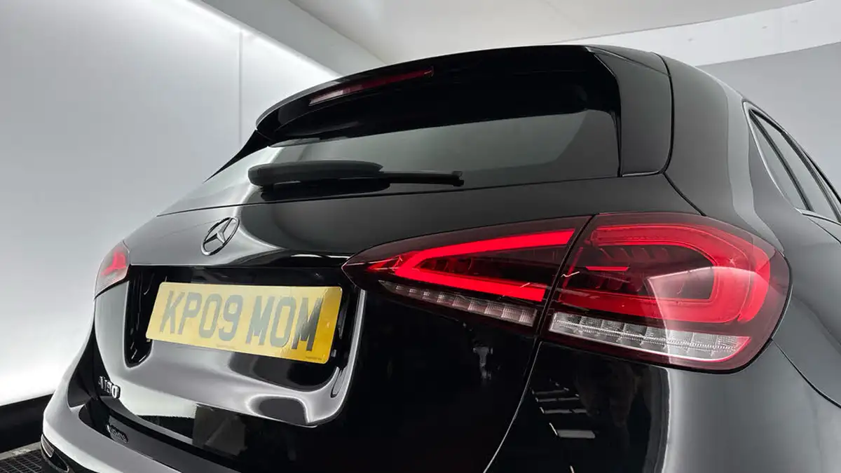 2019-mercedes-benz-a-class-13-a180-amg-line-executive-hatchback-5d-7g-dct-big-26