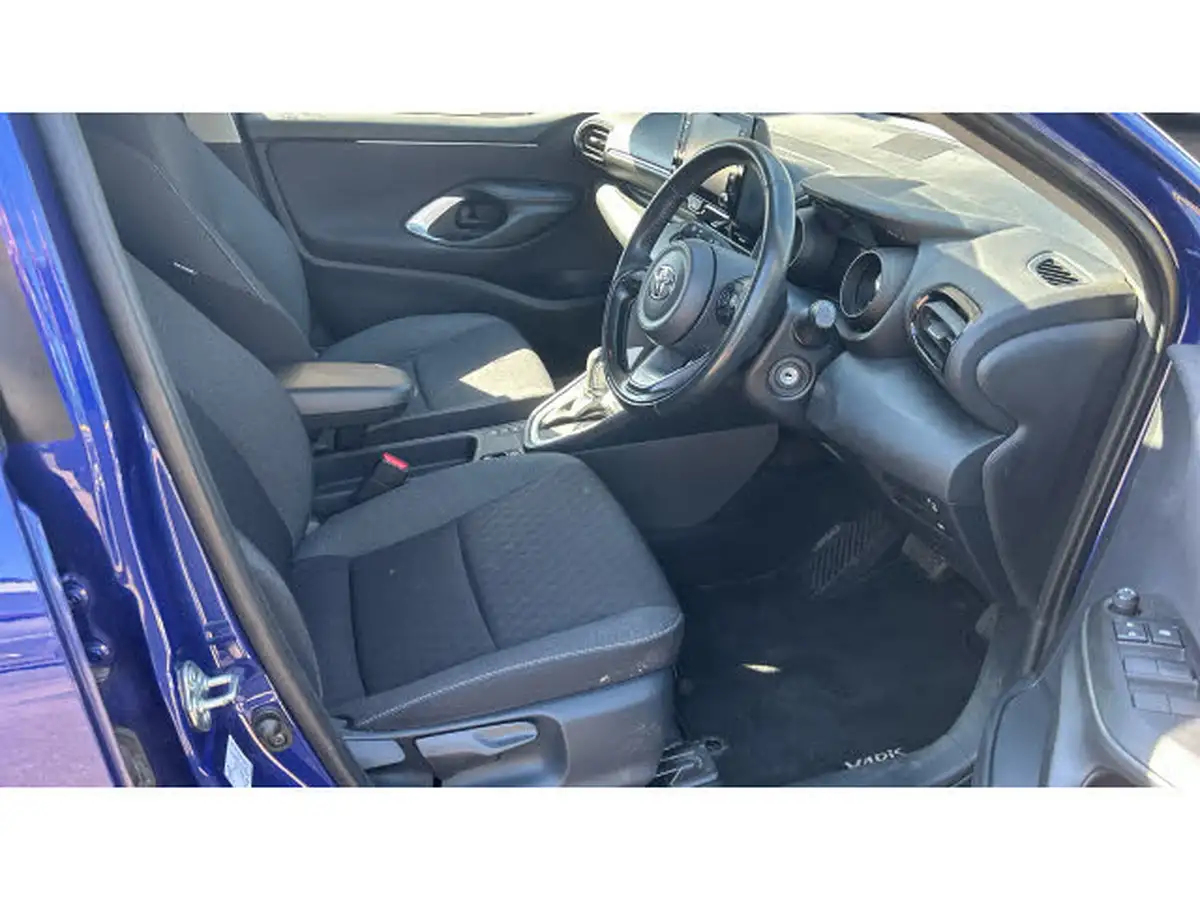 2022-toyota-yaris-15-vvt-i-design-big-10