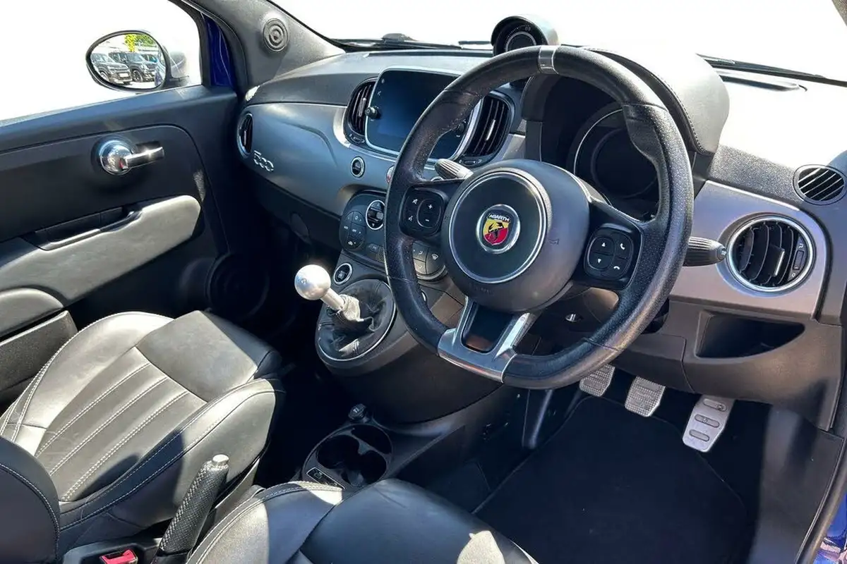 2020-abarth-595-14-tjet-turismo-70th-big-5