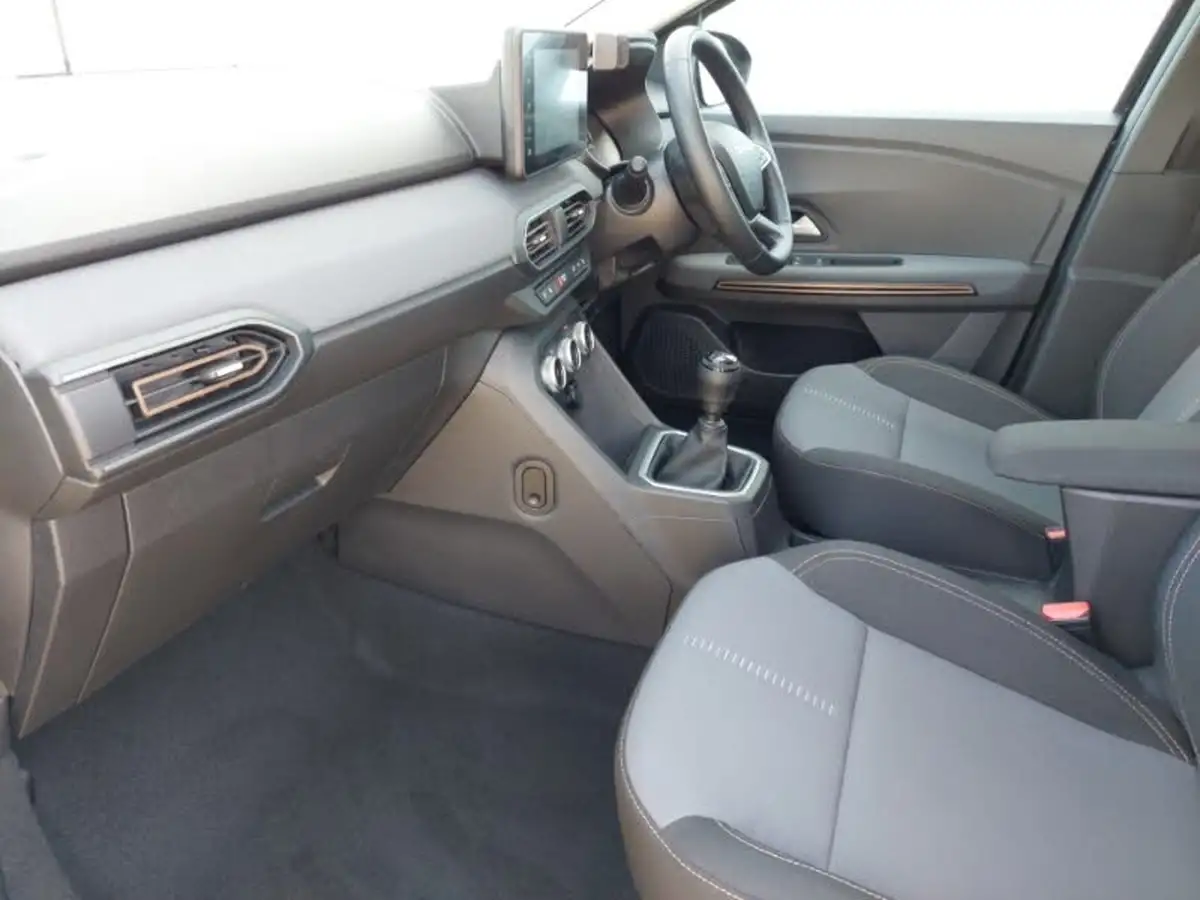2024-dacia-sandero-stepway-10-tce-extreme-90bhp-big-4