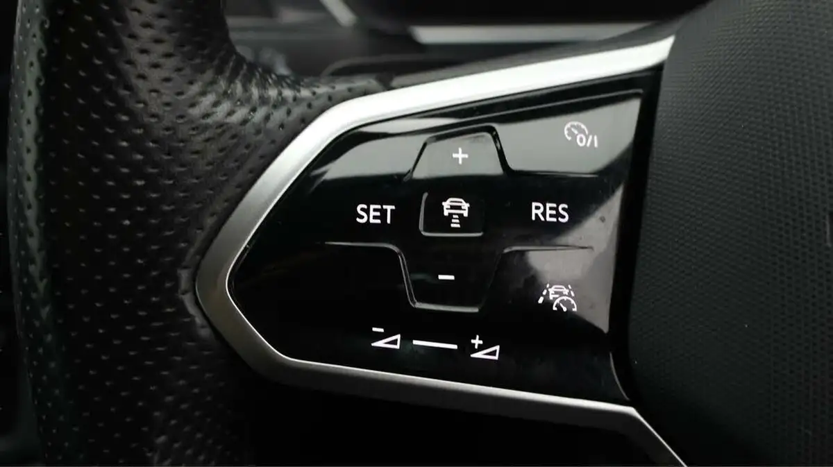 2021-volkswagen-tiguan-15-tsi-r-line-big-22