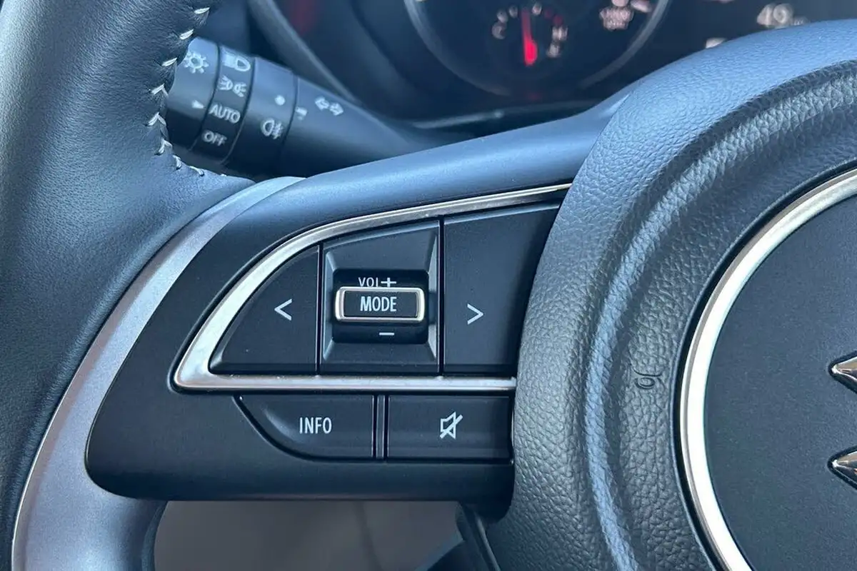 2024-suzuki-swift-12-motion-cvt-big-12
