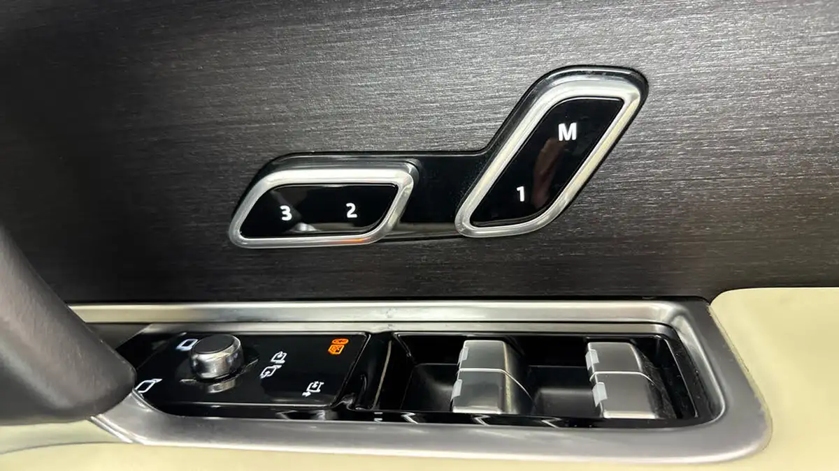 2022-land-rover-range-rover-30-p440e-se-big-22