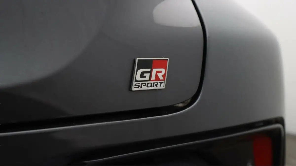 2022-toyota-c-hr-18-vvt-i-gr-sport-big-22