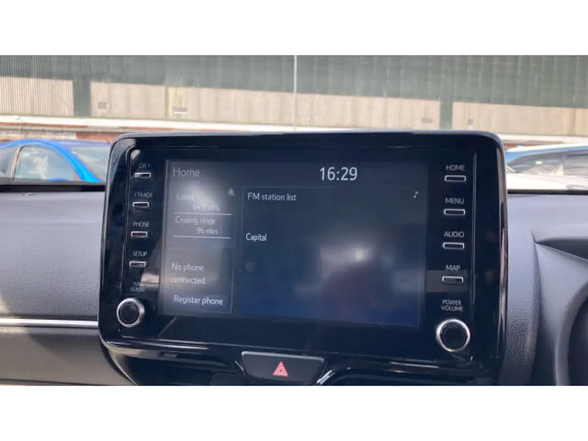 2022-toyota-yaris-cross-15-vvt-i-icon-big-26