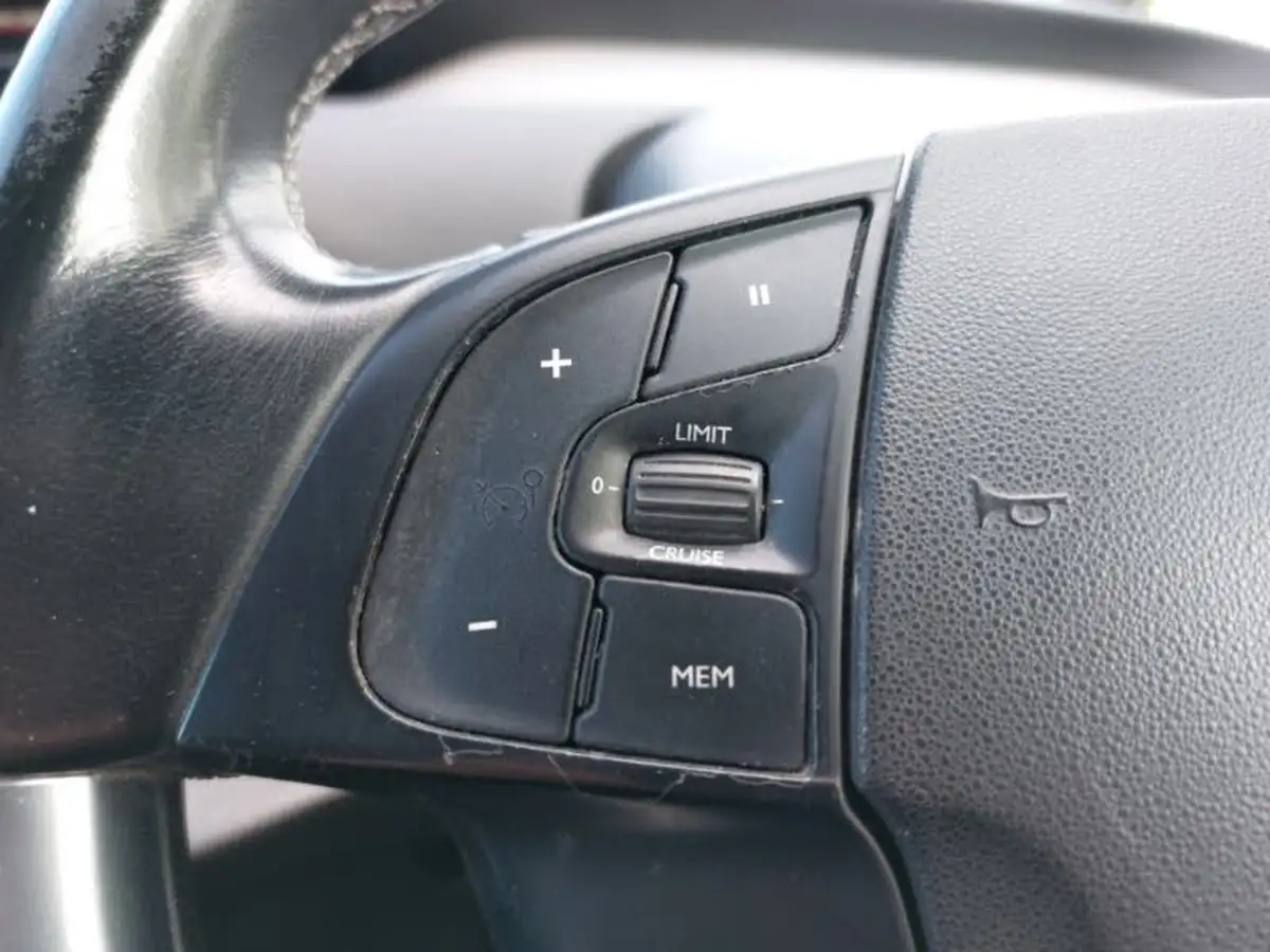 2018-citroen-grand-c4-picasso-16bluehdi-flair-big-16