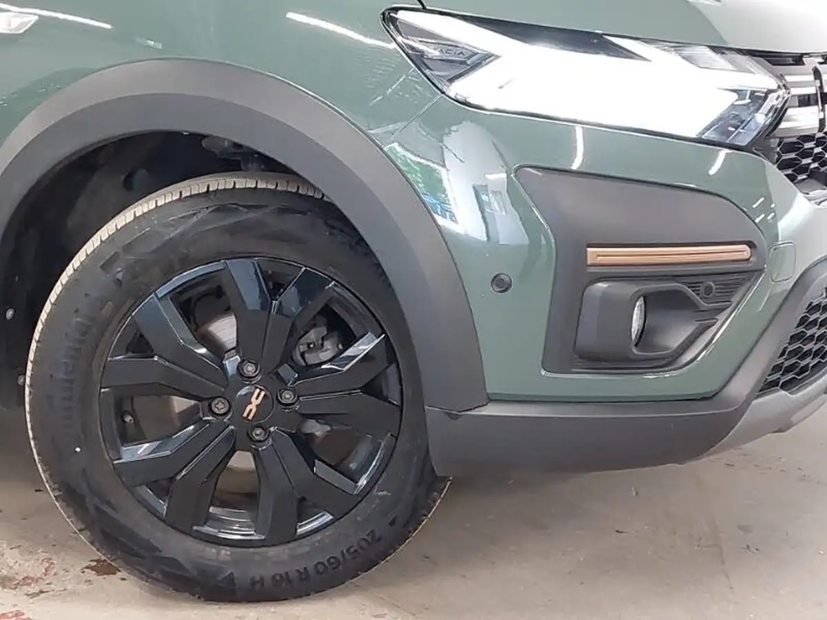 2024-dacia-sandero-stepway-10-tce-extreme-90bhp-big-8