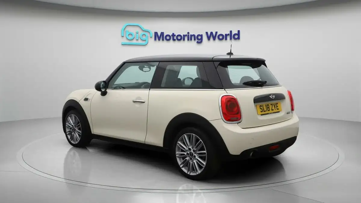 2018-mini-cooper-15-cooper-series-ii-ss-hatchback-3d-big-5