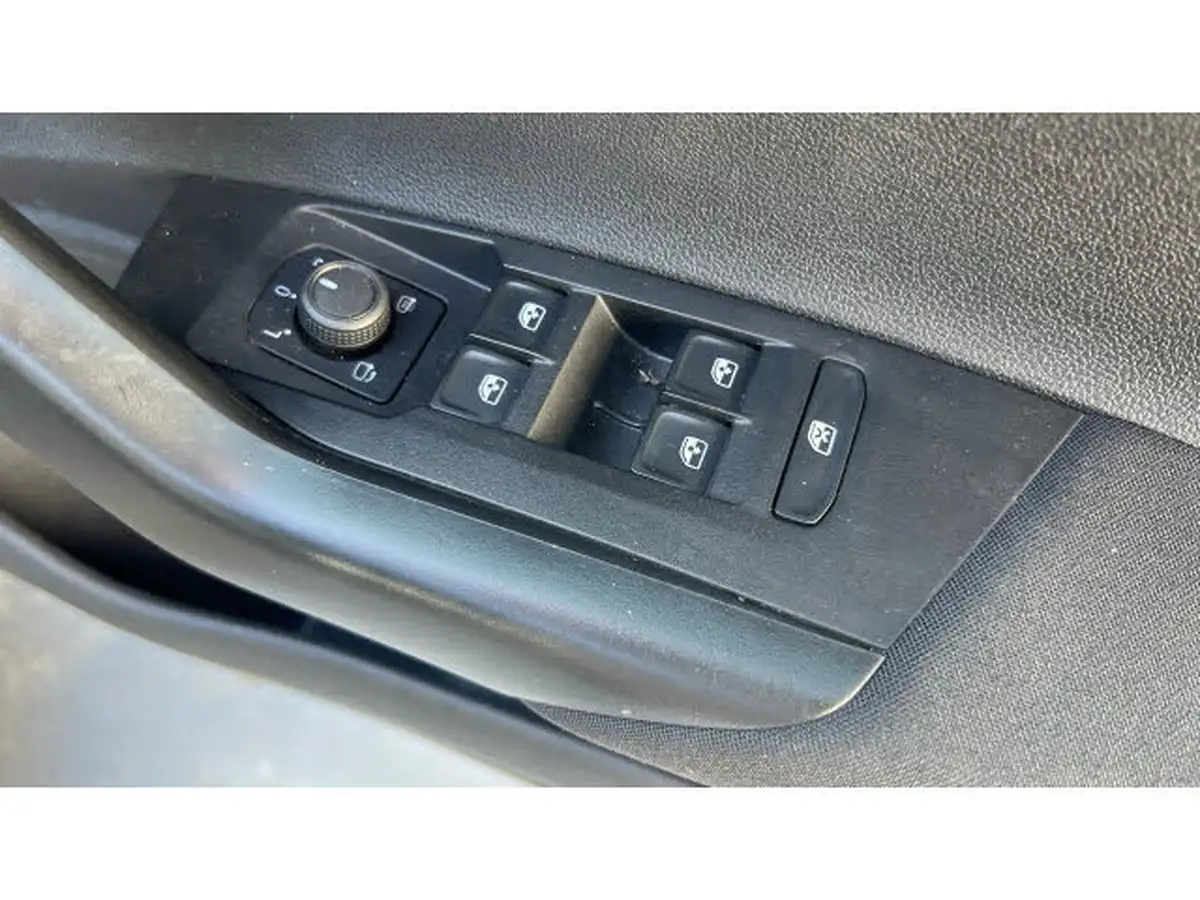 2021-volkswagen-polo-10-tsi-life-big-33