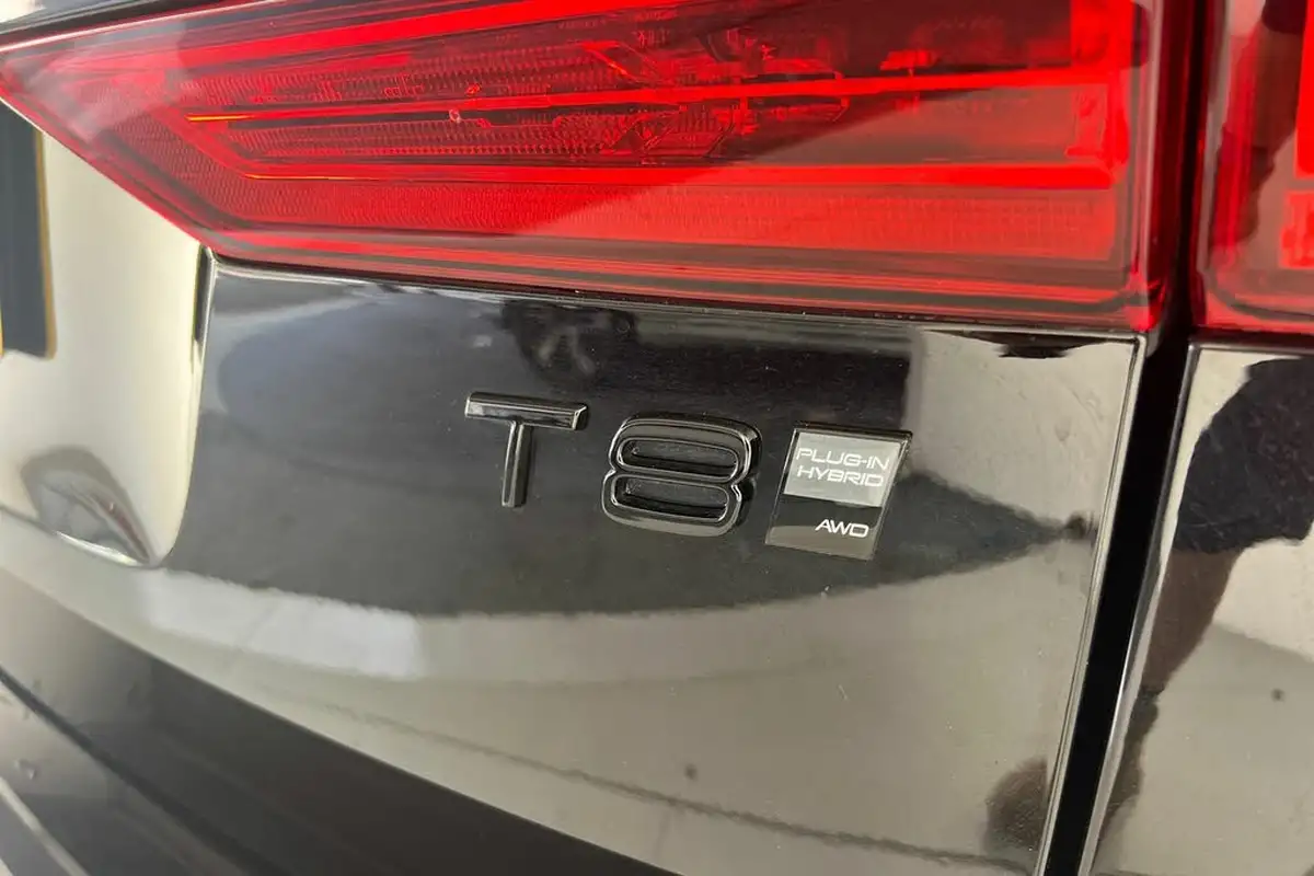 2024-volvo-xc60-20-t8-ultra-black-edition-big-20