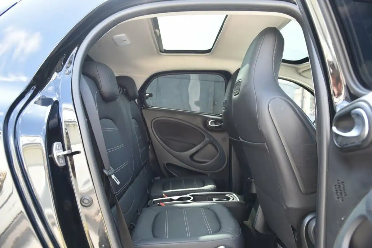 2020-smart-forfour-eq-prime-exclusive-big-22