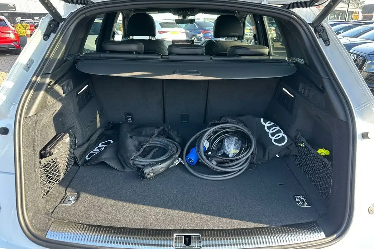 2025-audi-q5-20-50-tfsi-e-black-edition-station-wagon-big-27