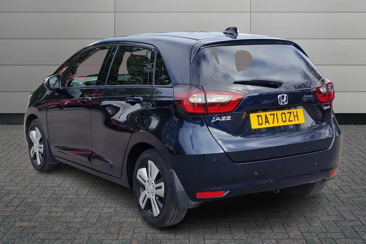 2021-honda-jazz-15-i-mmd-ex-107ps-big-2