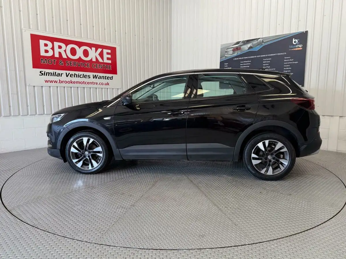 2019-vauxhall-grandland-x-12-sport-nav-big-8