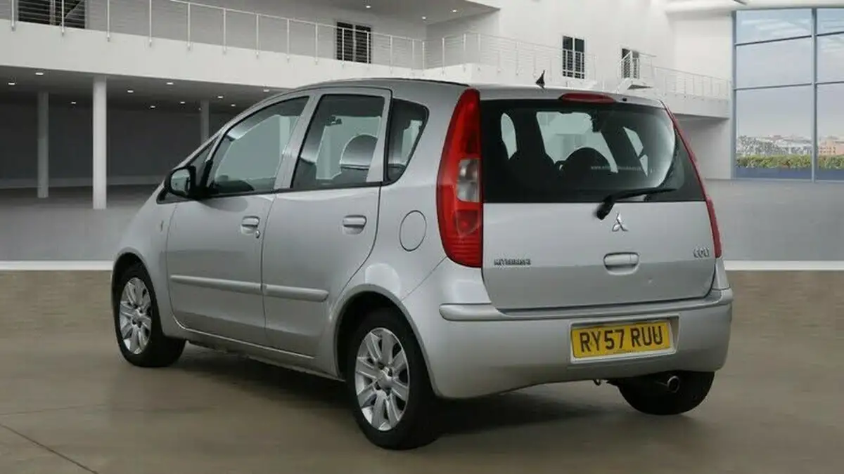2008-mitsubishi-colt-15td-cz2-big-5