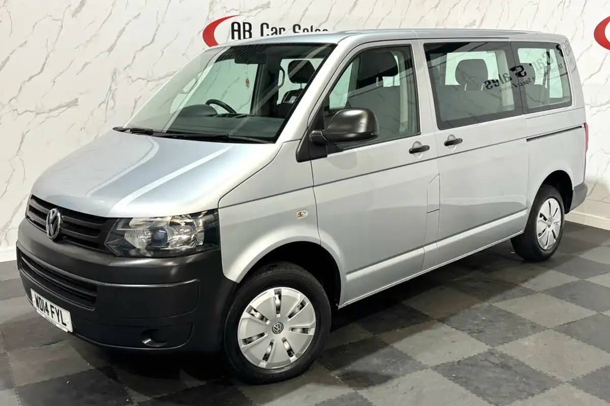 2014-volkswagen-transporter-shuttle-20td-t30-s-102ps-swb-big-0