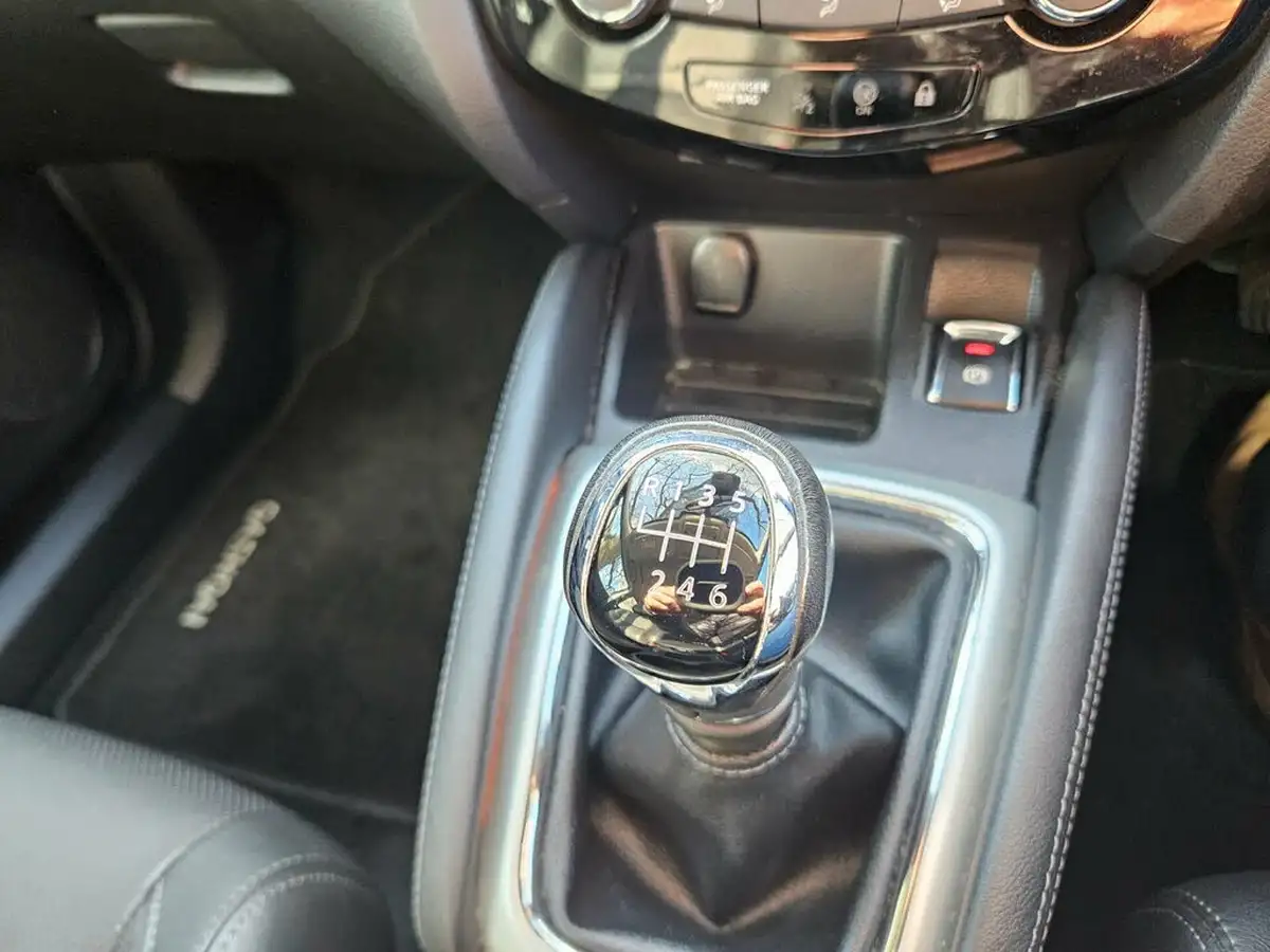 2017-nissan-qashqai-15dci-tekna-big-36