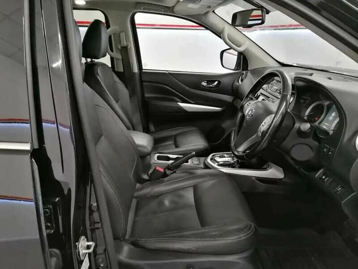 2019-nissan-navara-23dci-off-roader-at32-auto-big-11