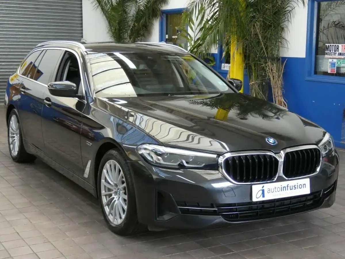 2022-bmw-5-series-20-530e-se-touring-5d-big-2