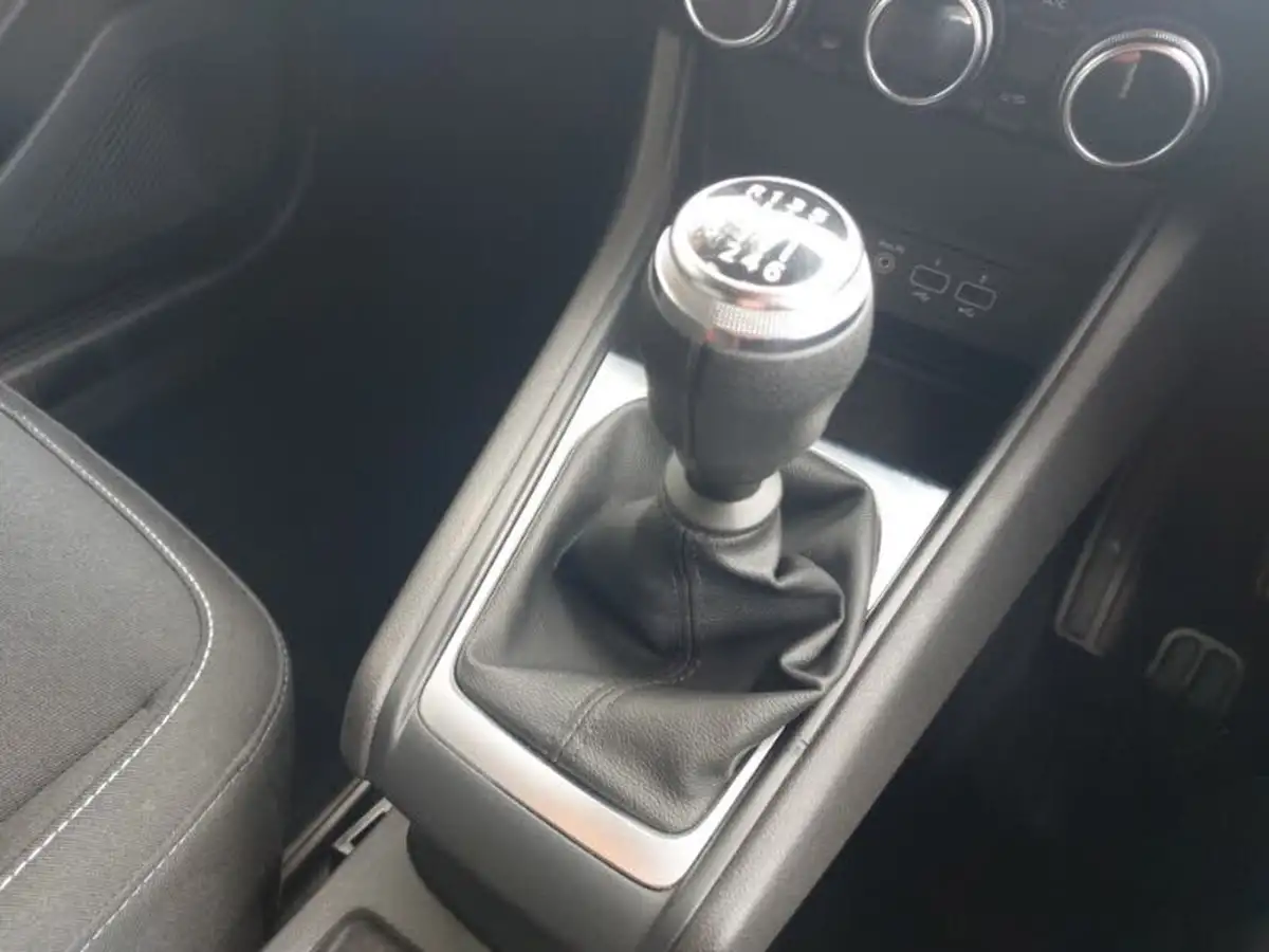2021-renault-captur-10-tce-iconic-90ps-big-15