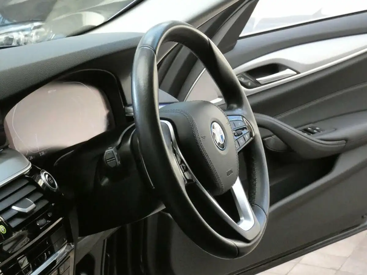 2022-bmw-5-series-20-530e-se-touring-5d-big-74