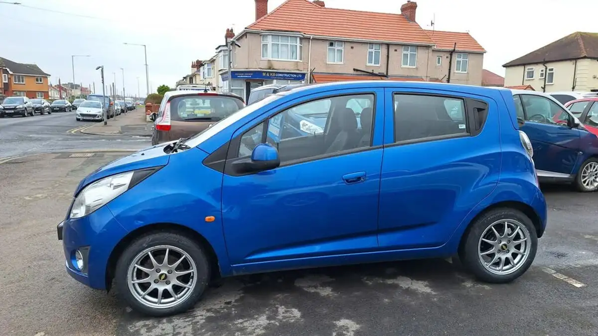 2011-chevrolet-spark-12-ls-big-8