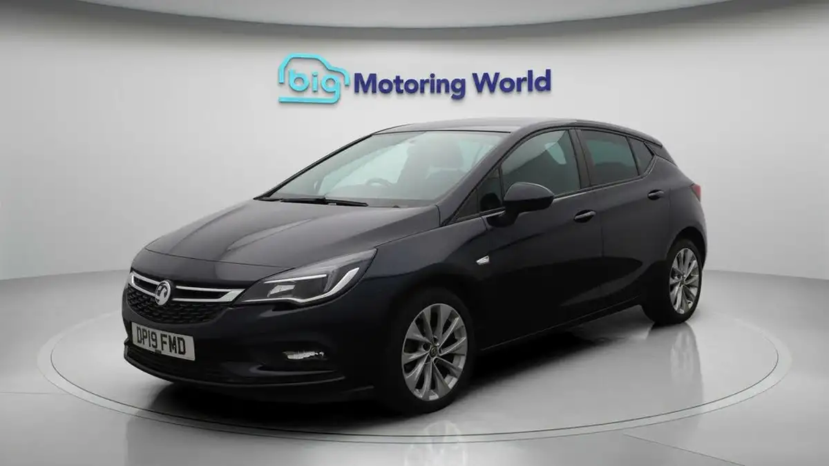 2019-vauxhall-astra-14i-16v-turbo-tech-line-nav-125ps-ss-hatchback-big-3