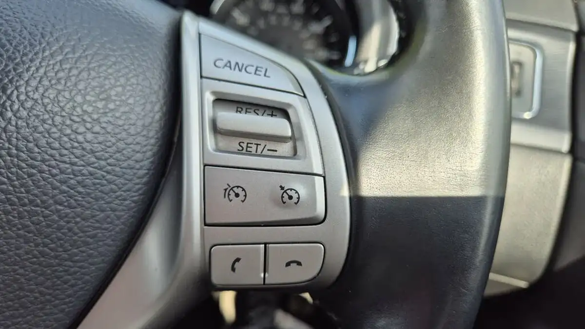 2015-nissan-pulsar-12-tekna-xtronic-big-18