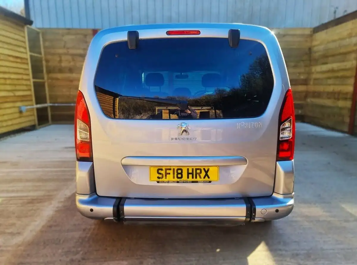 2018-peugeot-partner-big-14