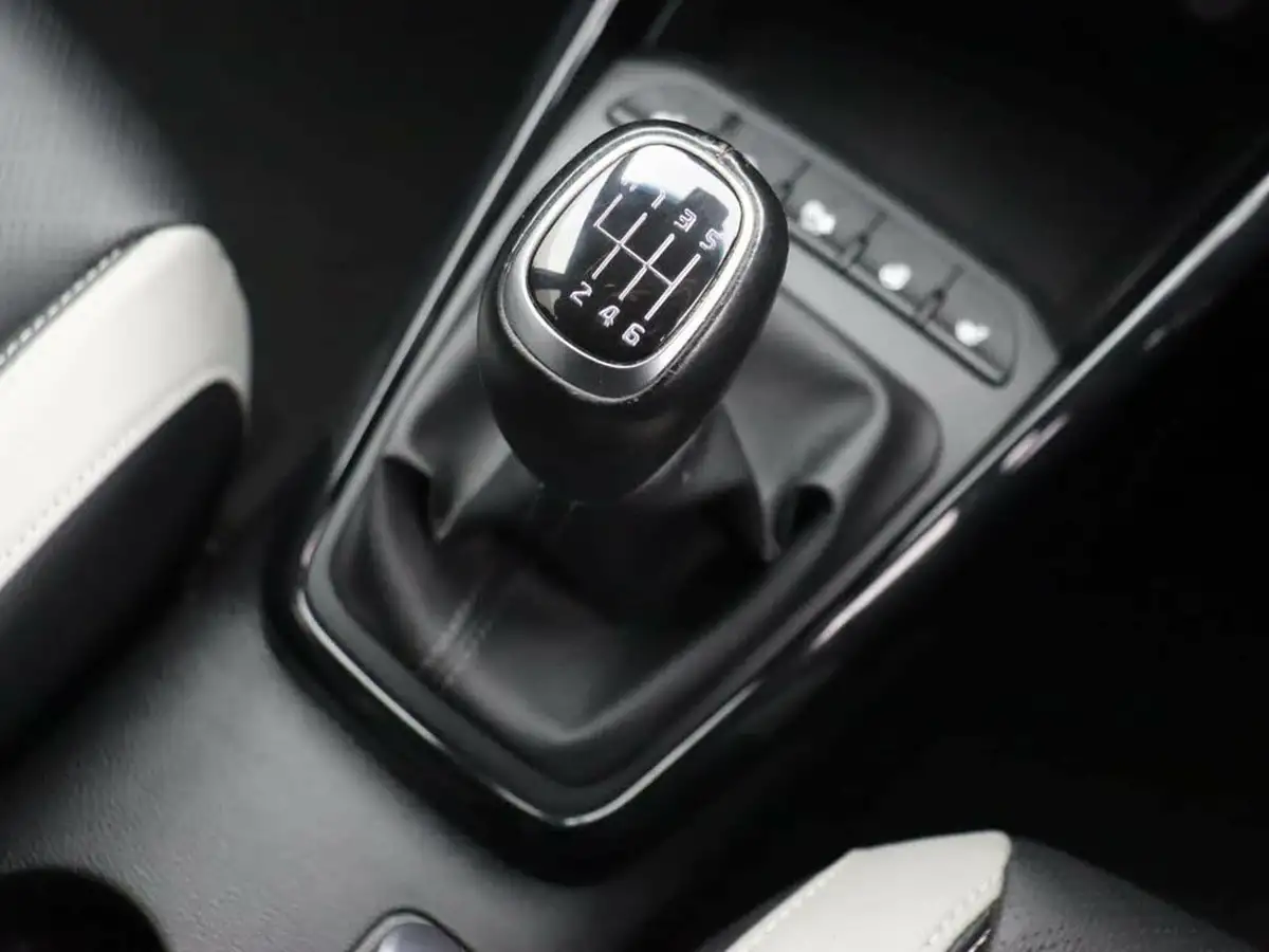 2019-kia-stonic-10-t-gdi-4-big-44