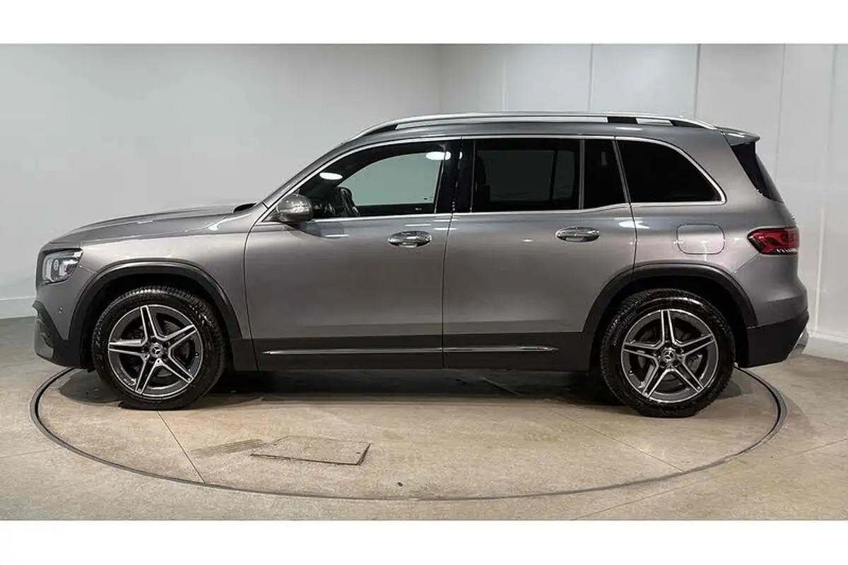 2021-mercedes-benz-glb-class-20d-glb200d-amg-line-premium-4matic-big-8