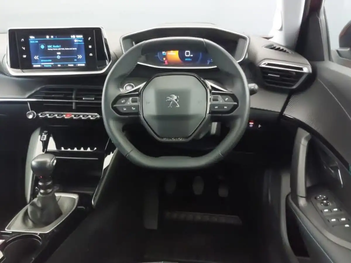 2022-peugeot-2008-suv-12-puretech-allure-premium-100bhp-big-6