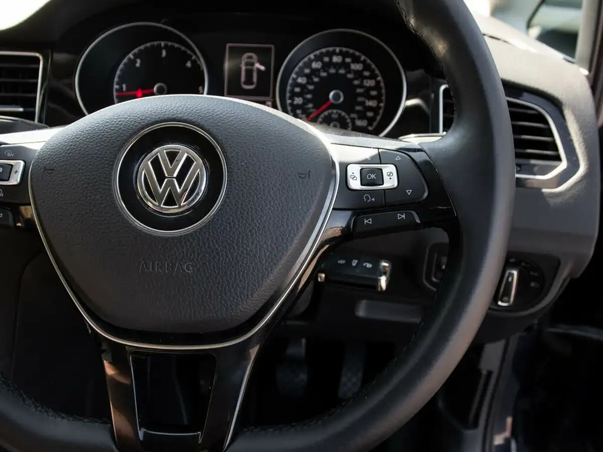 2014-volkswagen-golf-sv-20tdi-gt-big-19