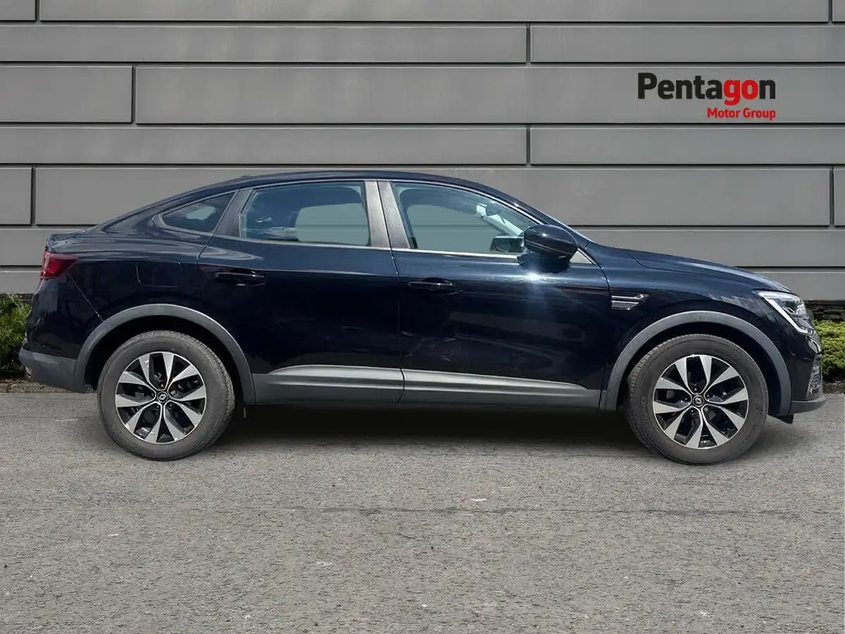 2022-renault-arkana-13-tce-iconic-big-10