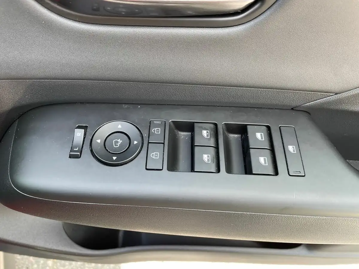 2024-hyundai-kona-16-gdi-n-line-s-141ps-dct-big-19