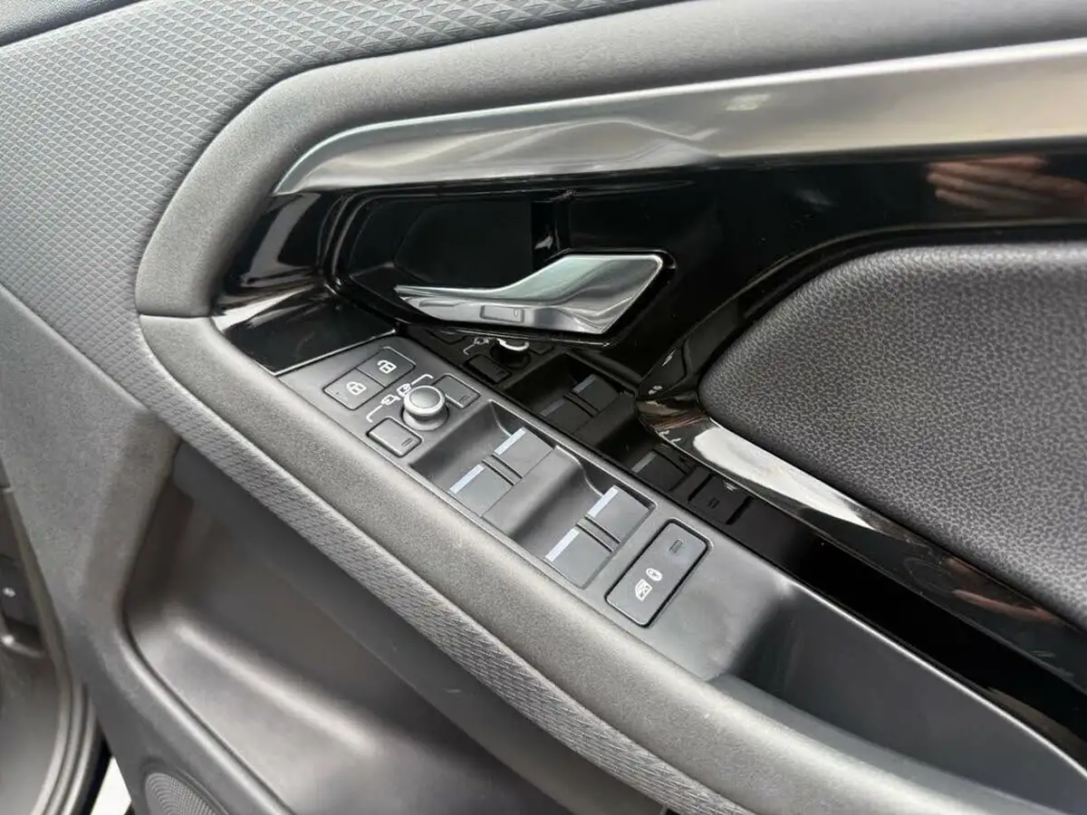 2022-land-rover-range-rover-evoque-20-d200-r-dynamic-s-big-25