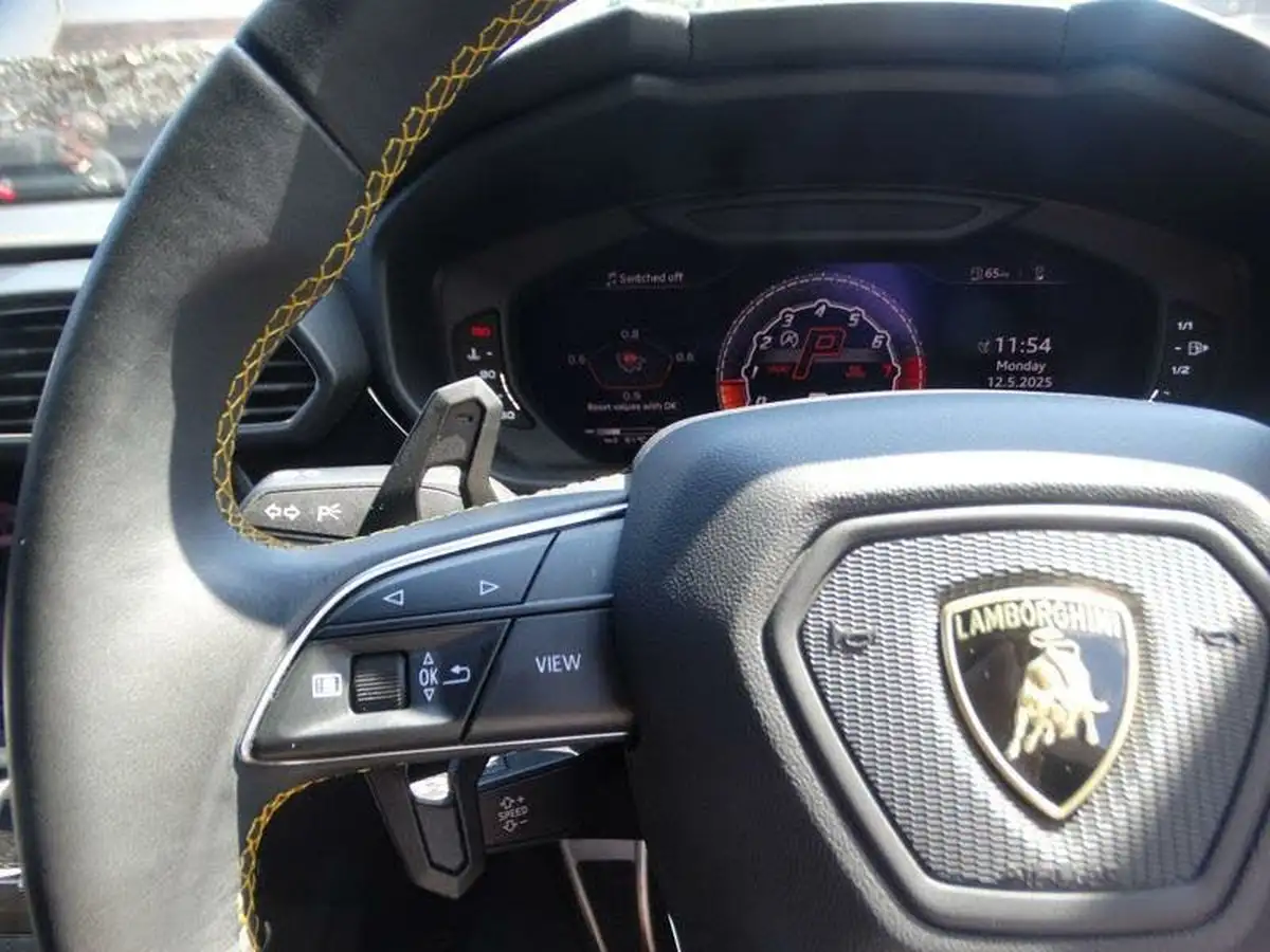 2019-lamborghini-urus-40-no-trim-big-27