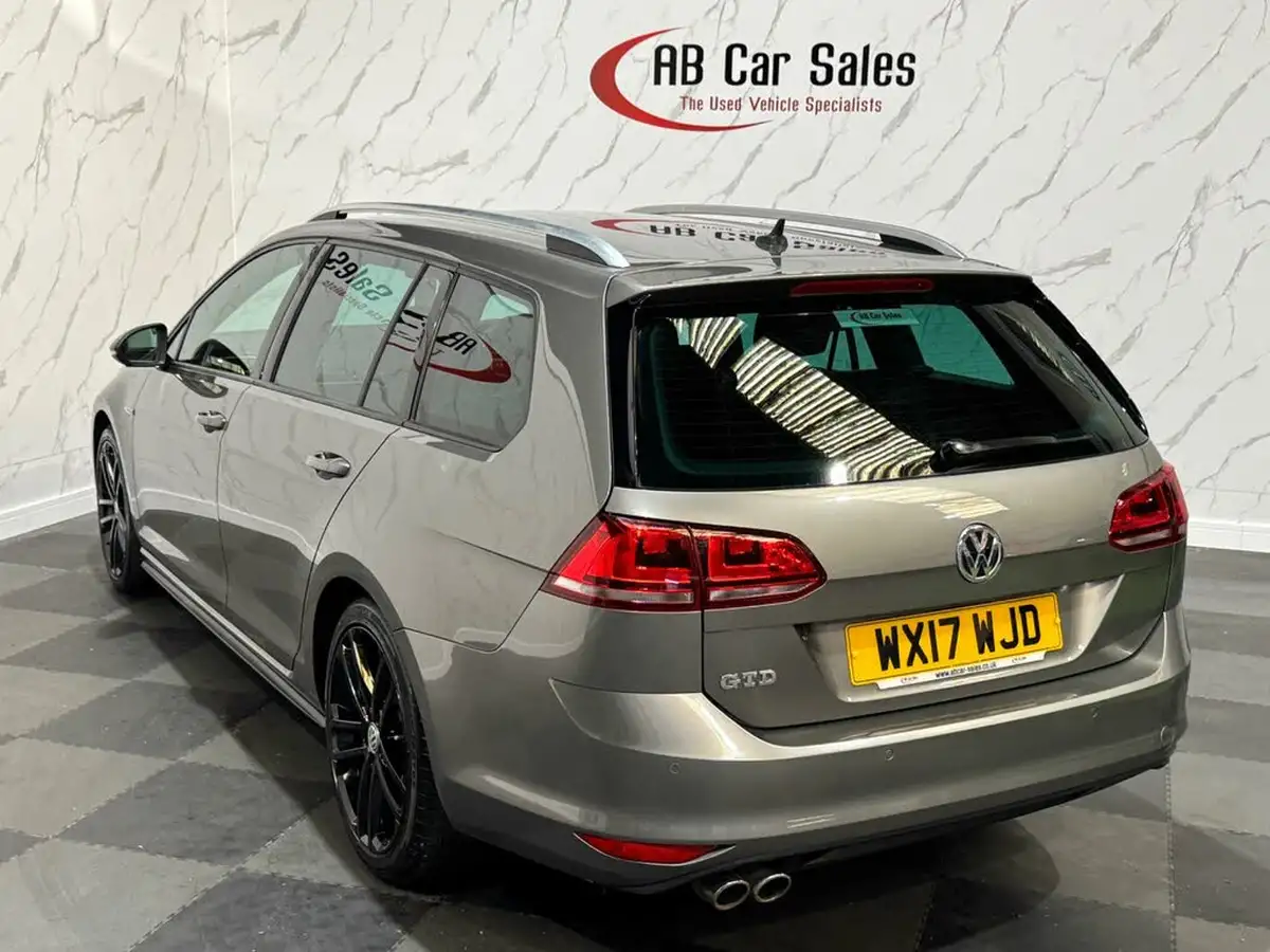 2017-volkswagen-golf-20tdi-gtd-bmtss-estate-5d-big-7