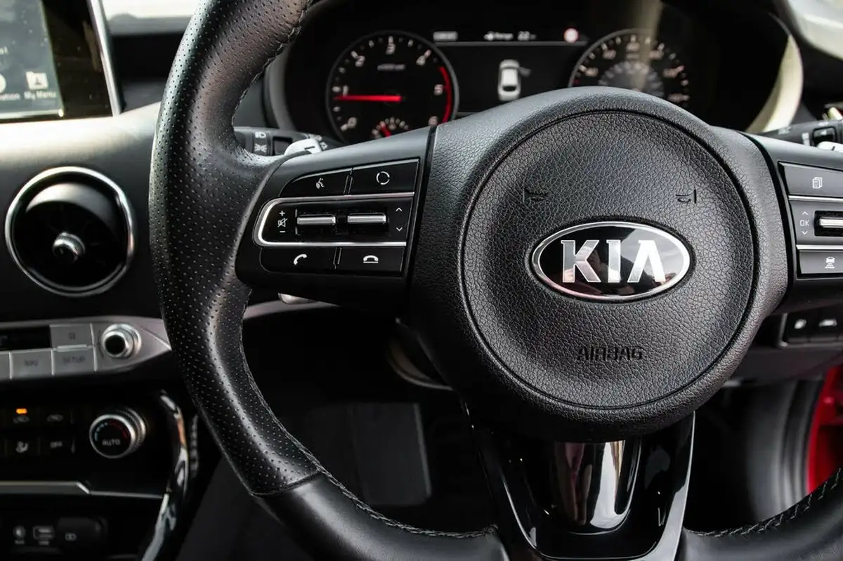 2018-kia-stinger-22-crdi-gt-line-big-18