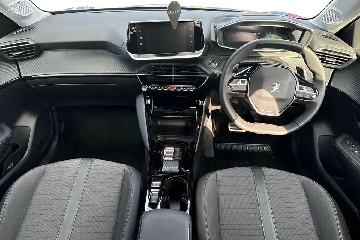 2023-peugeot-208-12-puretech-allure-premium-130ps-eat8-big-10