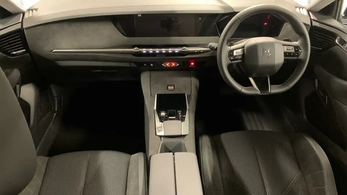 2024-ds-ds-4-e-tense-performance-line-nav-big-3
