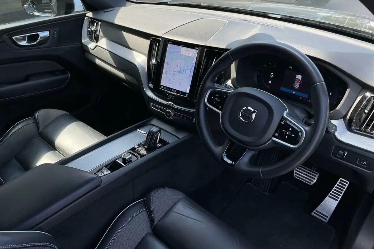 2021-volvo-xc60-20td-b4-r-design-awd-big-4