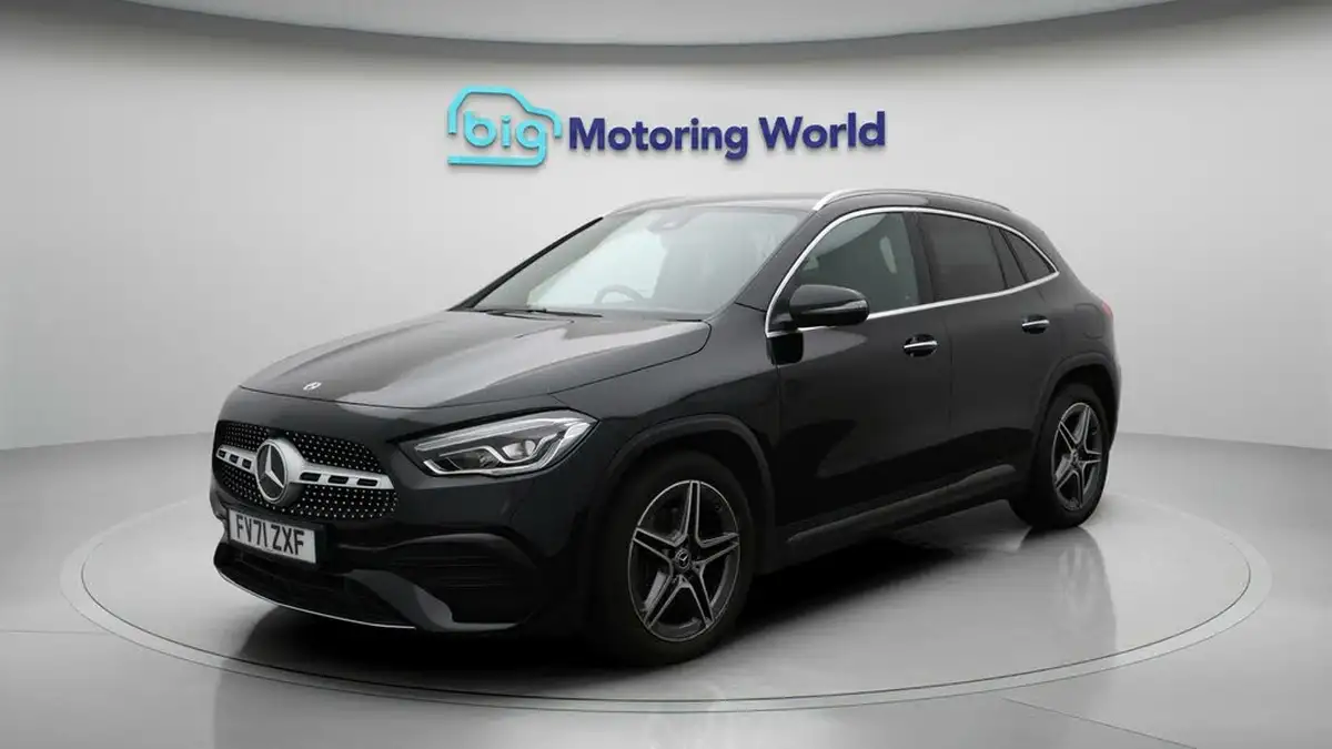 2022-mercedes-benz-gla-class-13-gla-180-amg-line-premium-big-3