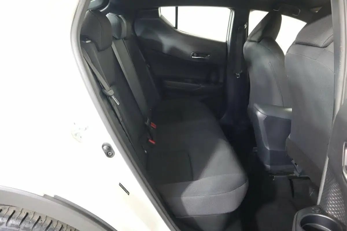 2021-toyota-c-hr-18-vvt-i-icon-big-11