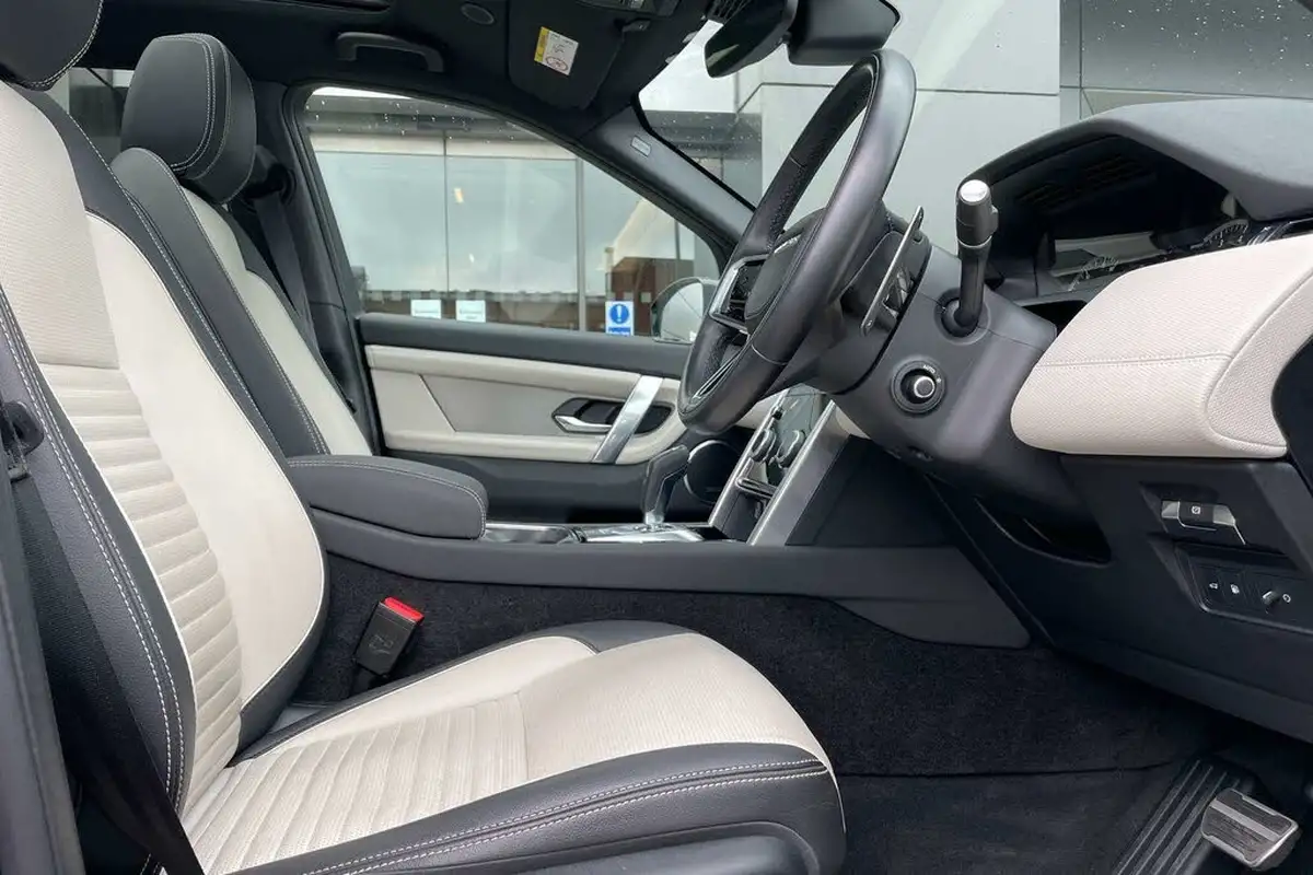 2022-land-rover-discovery-sport-15-p300e-r-dynamic-se-big-20