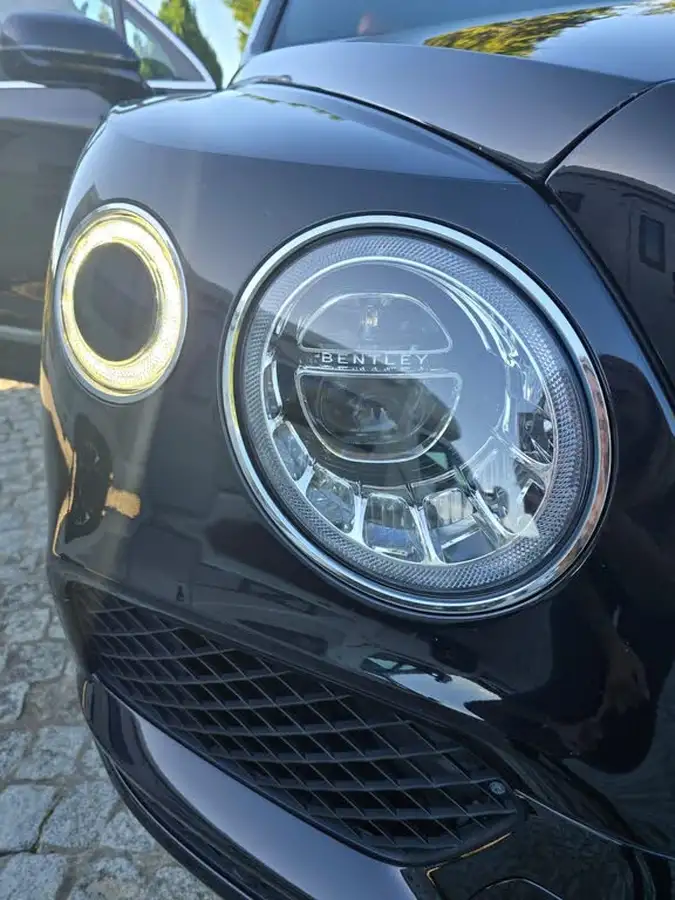 2019-bentley-bentayga-40-v8-big-14
