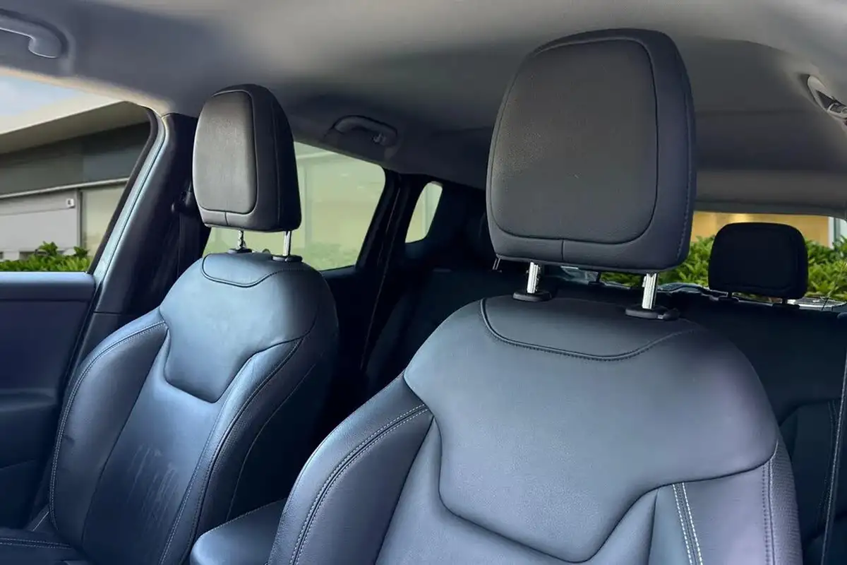 2021-jeep-renegade-10-gse-limited-big-14